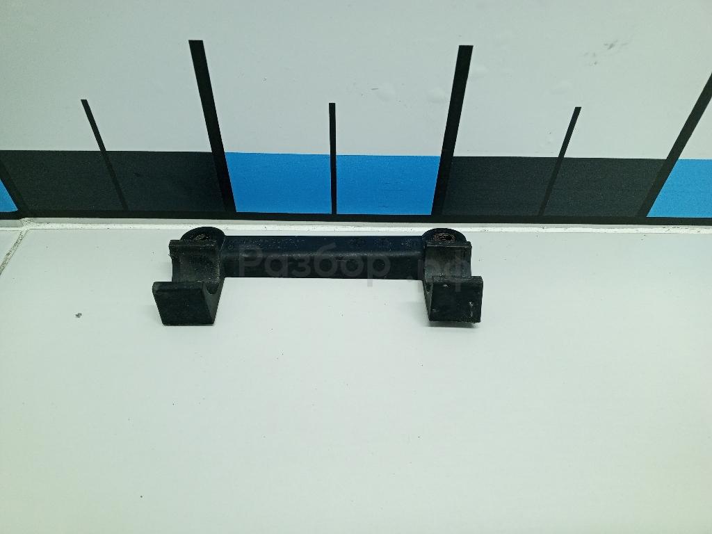 Кронштейн фар правый