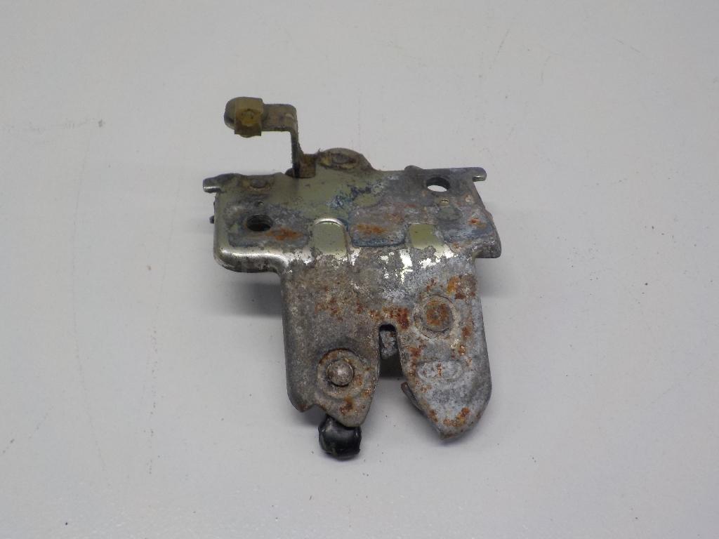 Замок багажника