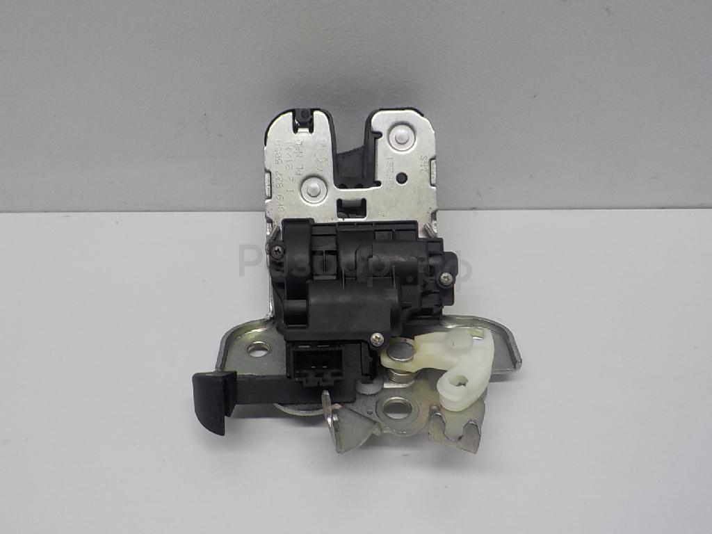 Замок багажника