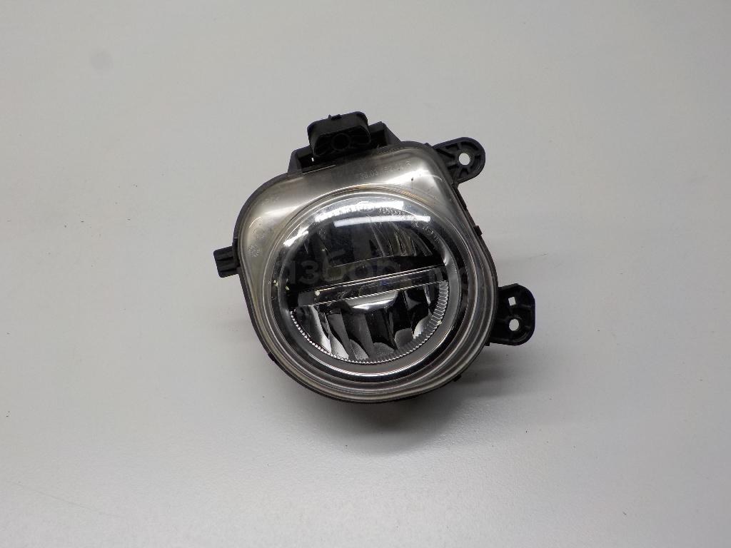 Фара противотуманная правая