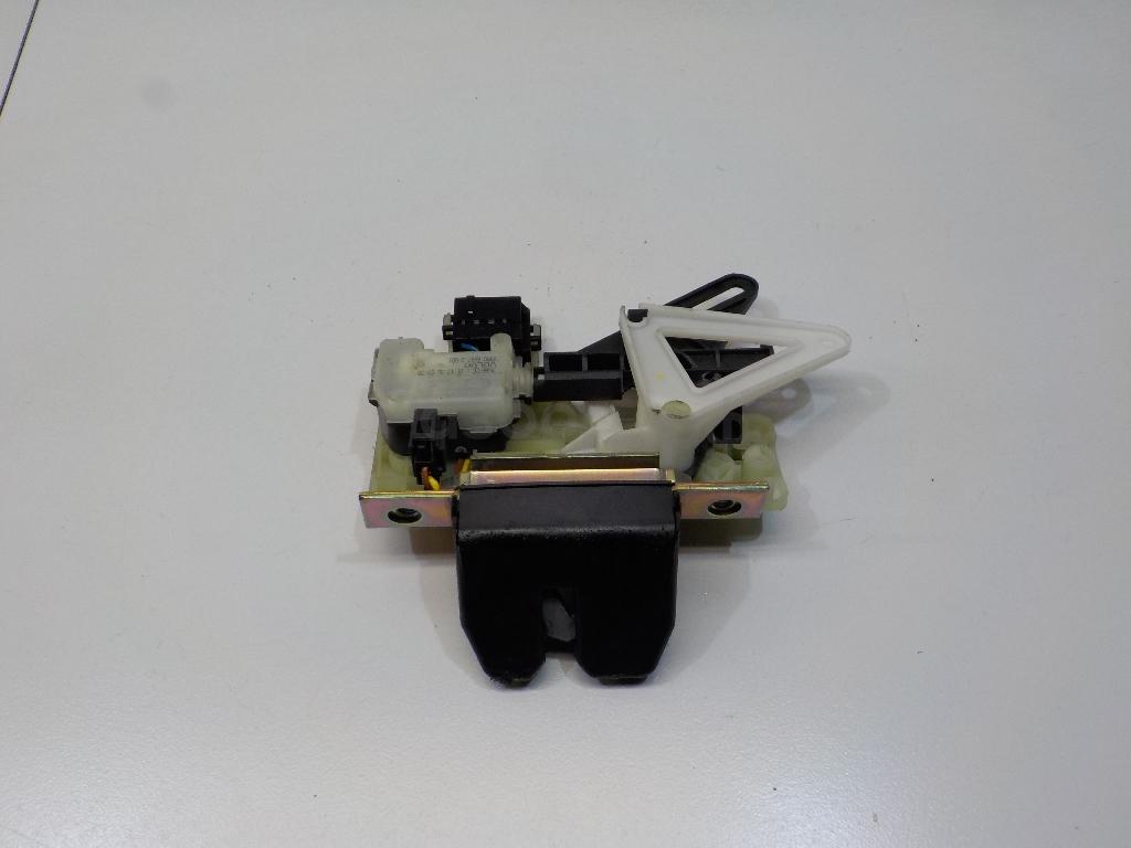 Замок багажника